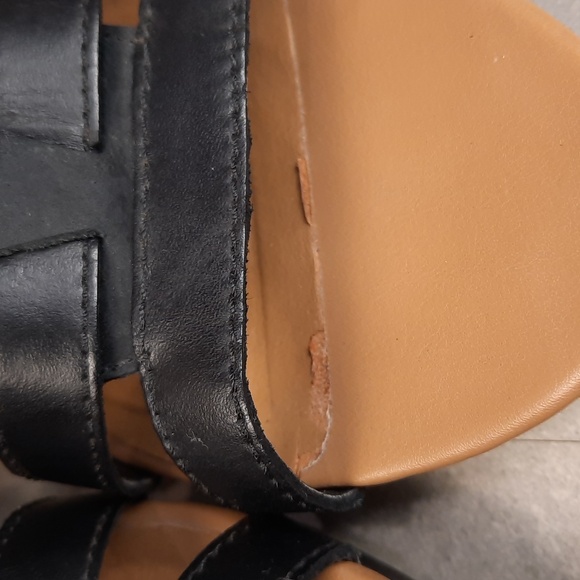 Clarks black leather woven upper heeled sandals, size 8.5 - Picture 4 of 12